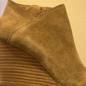Lucky brand suede wedges, NEW size 6.5